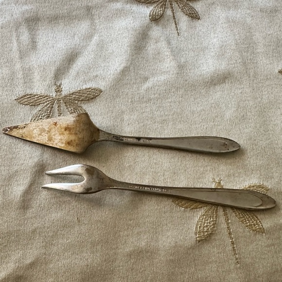 Vintage Meriden Silverplate Co. First Lady 2 Piece Pickle Fork & Cheese Spreader - Picture 4 of 8